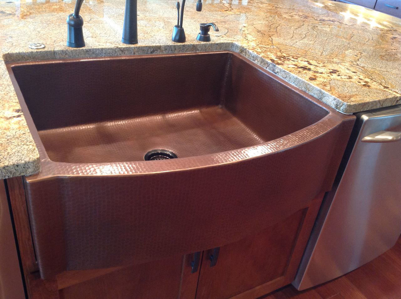 Rounded Front Flat Ends Copper Farmhouse Sink by SoLuna
